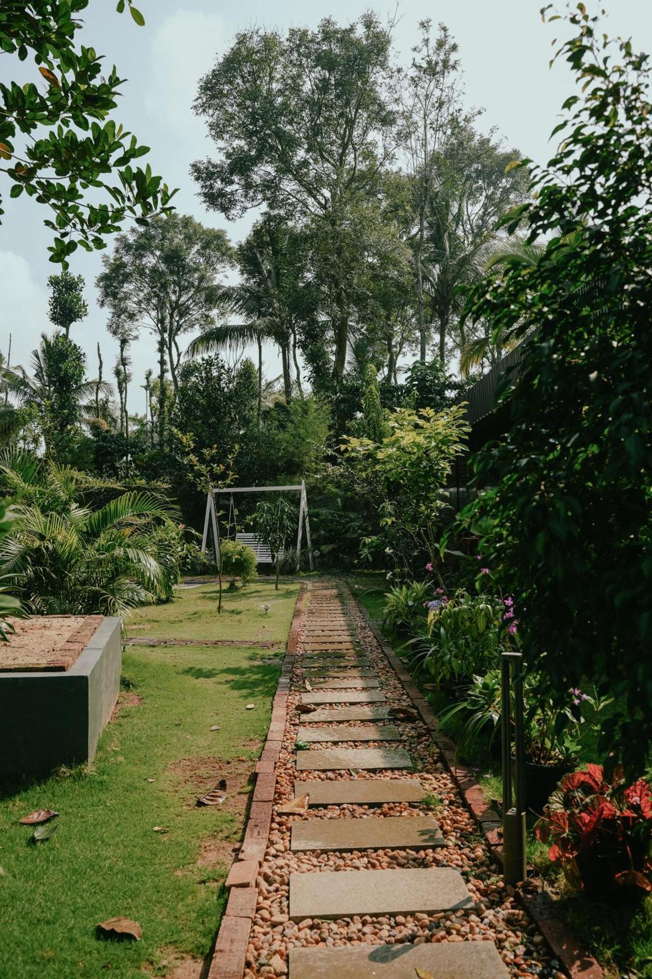 Haze Woods Resort Vaduvanchal Bagian luar foto