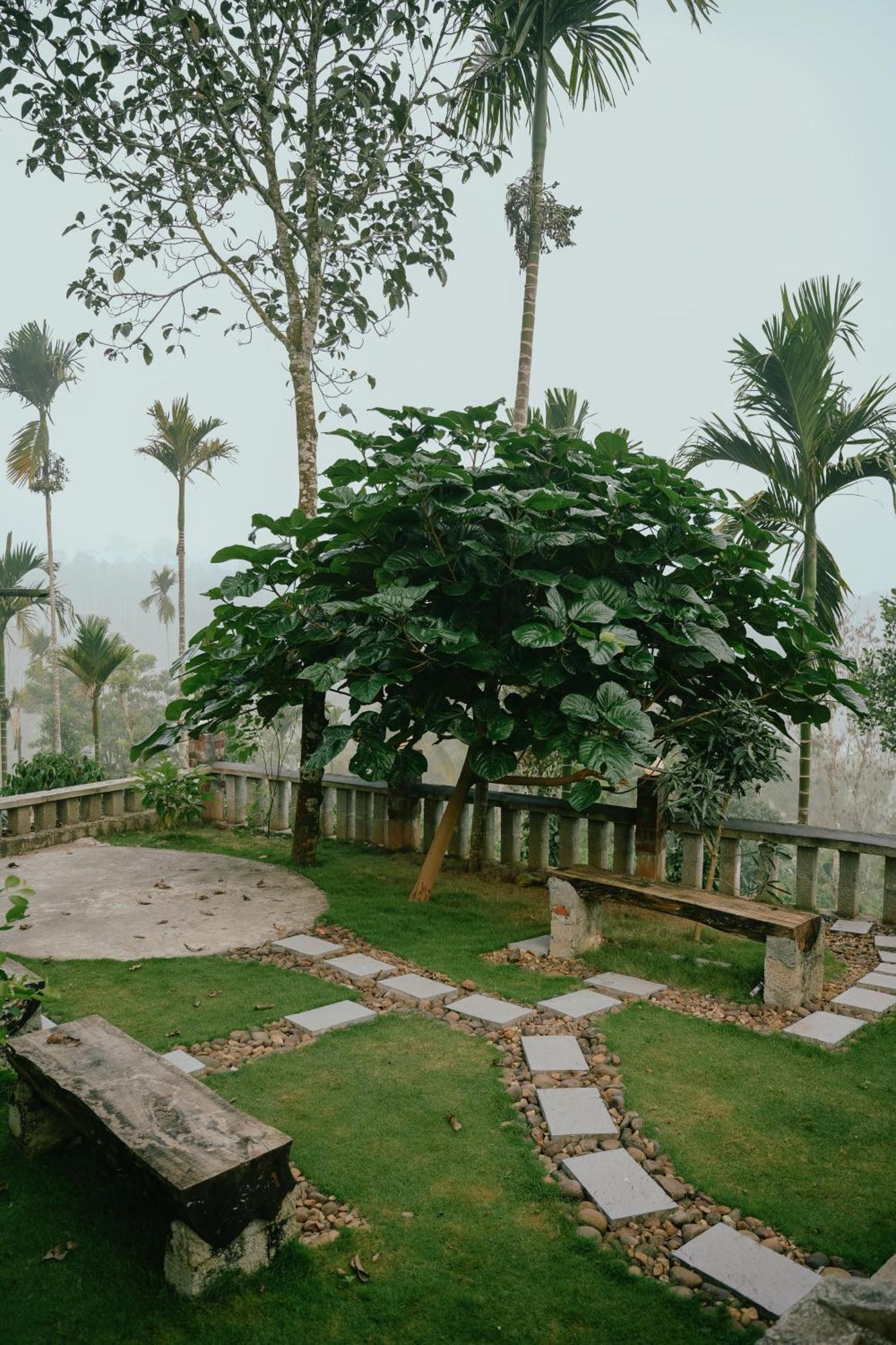 Haze Woods Resort Vaduvanchal Bagian luar foto