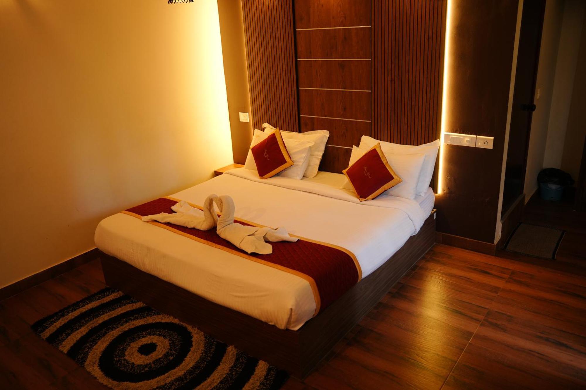 Haze Woods Resort Vaduvanchal Bagian luar foto