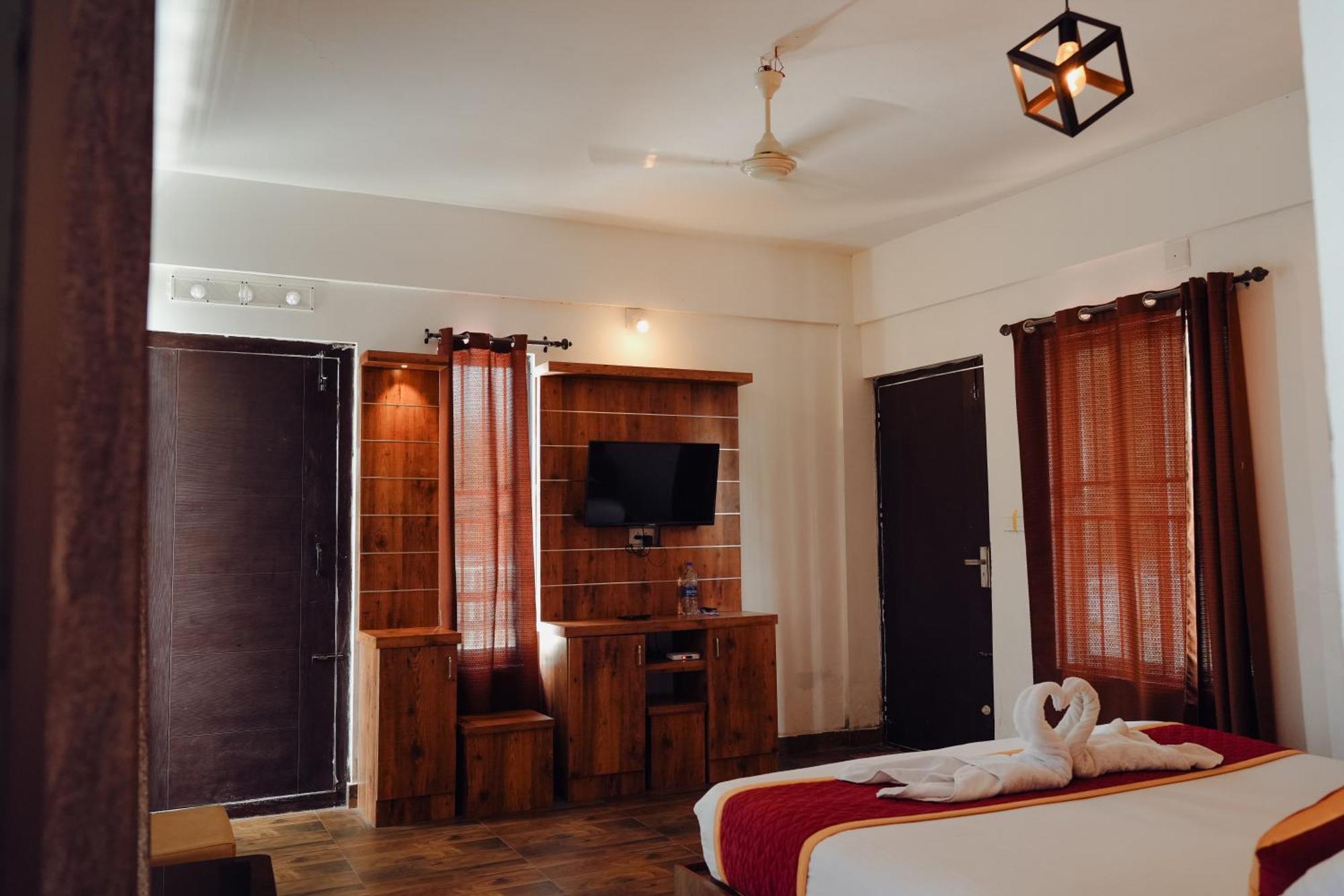 Haze Woods Resort Vaduvanchal Bagian luar foto