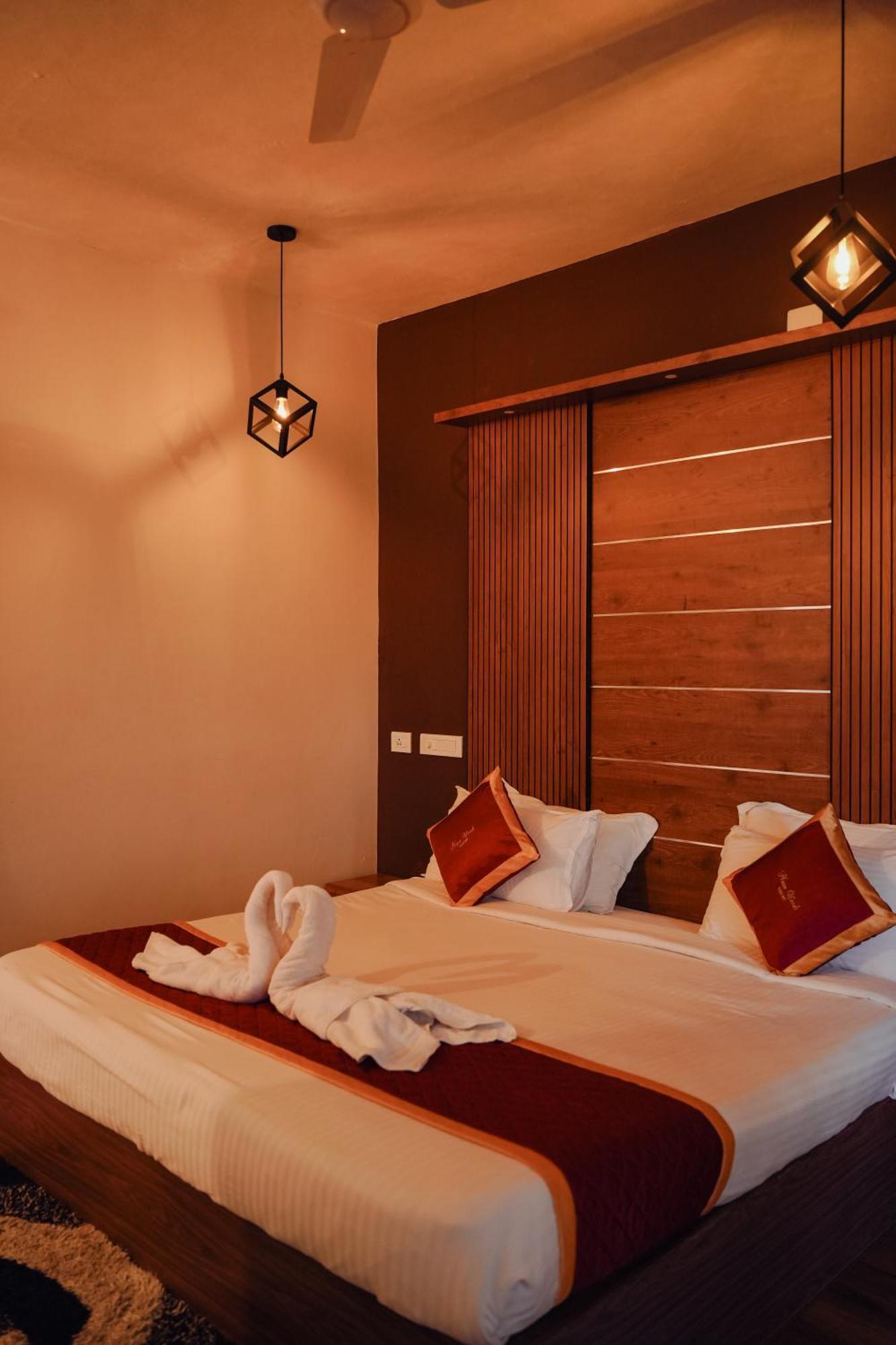 Haze Woods Resort Vaduvanchal Bagian luar foto