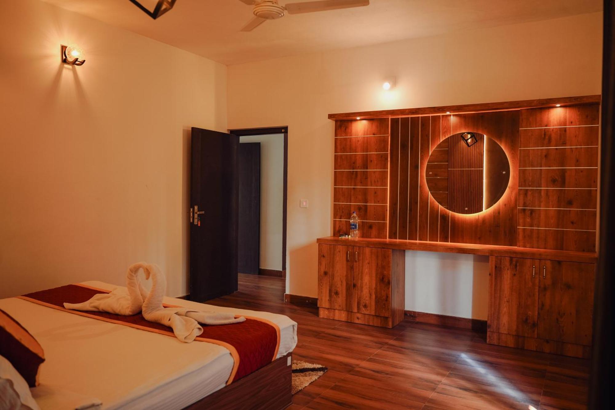 Haze Woods Resort Vaduvanchal Bagian luar foto