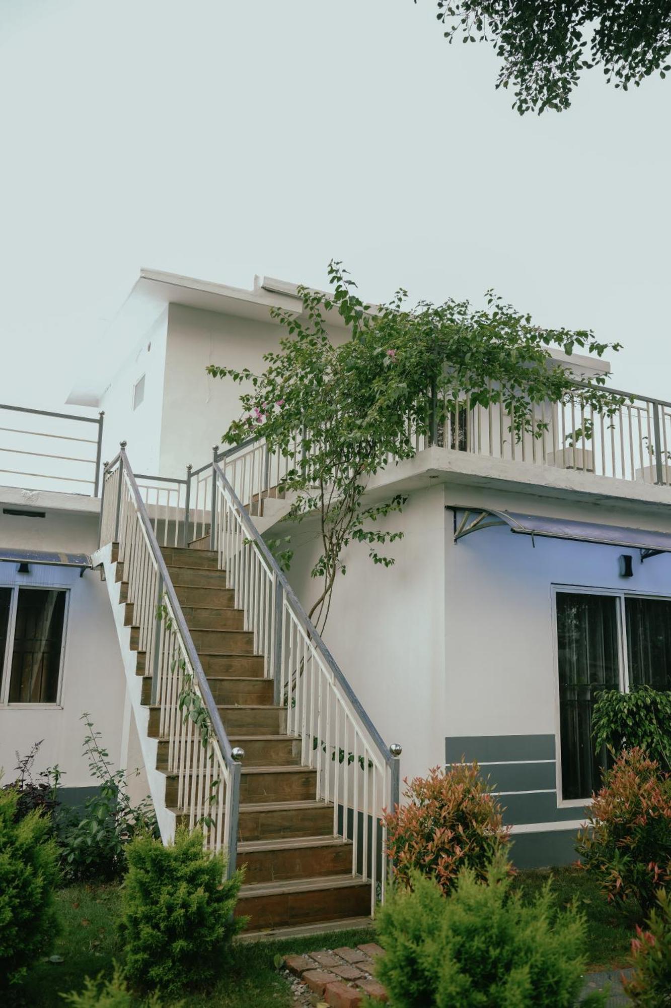 Haze Woods Resort Vaduvanchal Bagian luar foto